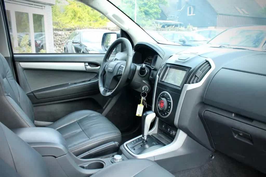Isuzu D-Max Double HardTop Cab 4WD Aut. Leder Navi 10/2016-photo-4