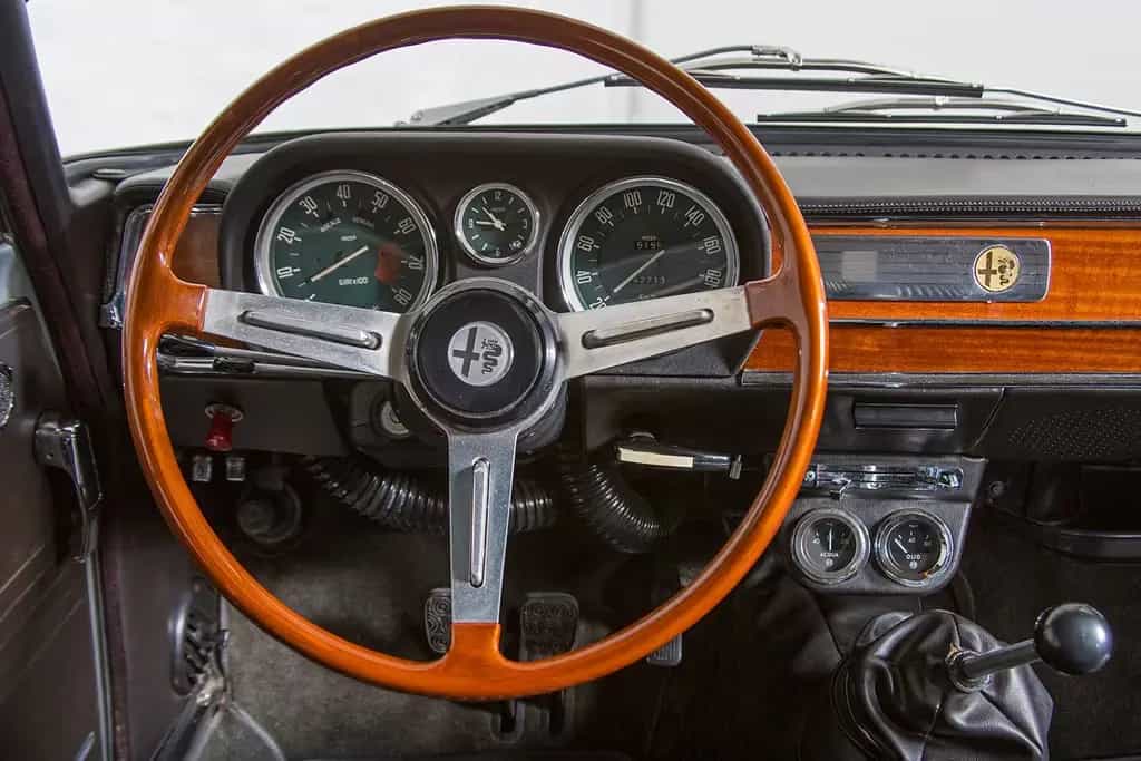 Alfa Romeo Giulia Super 1600, sehr schöner Zustand 01/1970-photo-16