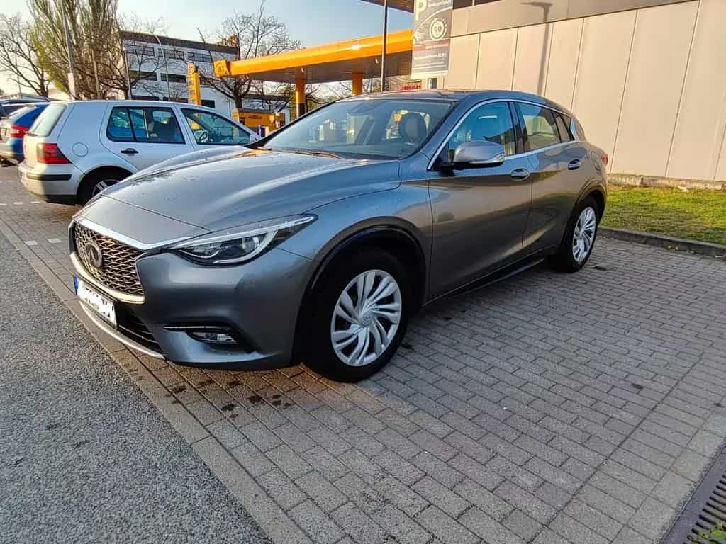 Infiniti Q30 1.5d Nav, LED 04/2017-photo-0
