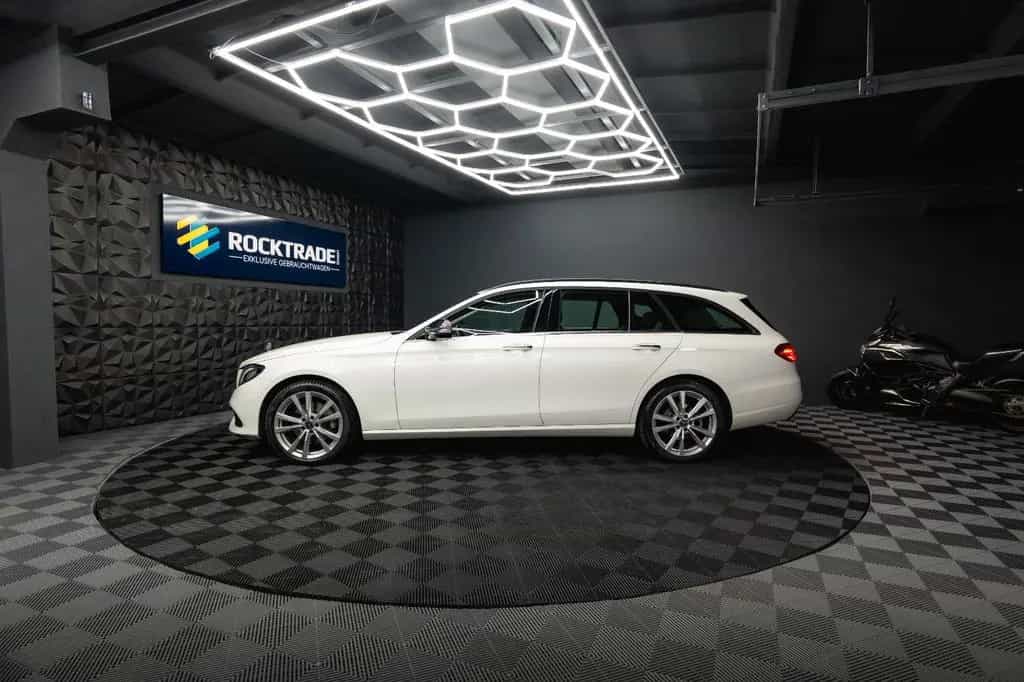 Mercedes-Benz E-Class 220d 4Matic Business *LED*Kamera*Scheckheft* 10/2017-photo-20