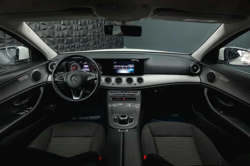 Mercedes-Benz E-Class 220d 4Matic Business *LED*Kamera*Scheckheft* 10/2017-photo-21