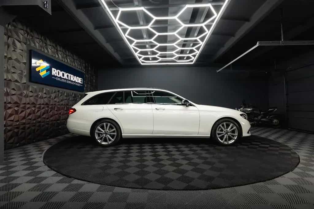 Mercedes-Benz E-Class 220d 4Matic Business *LED*Kamera*Scheckheft* 10/2017-photo-9