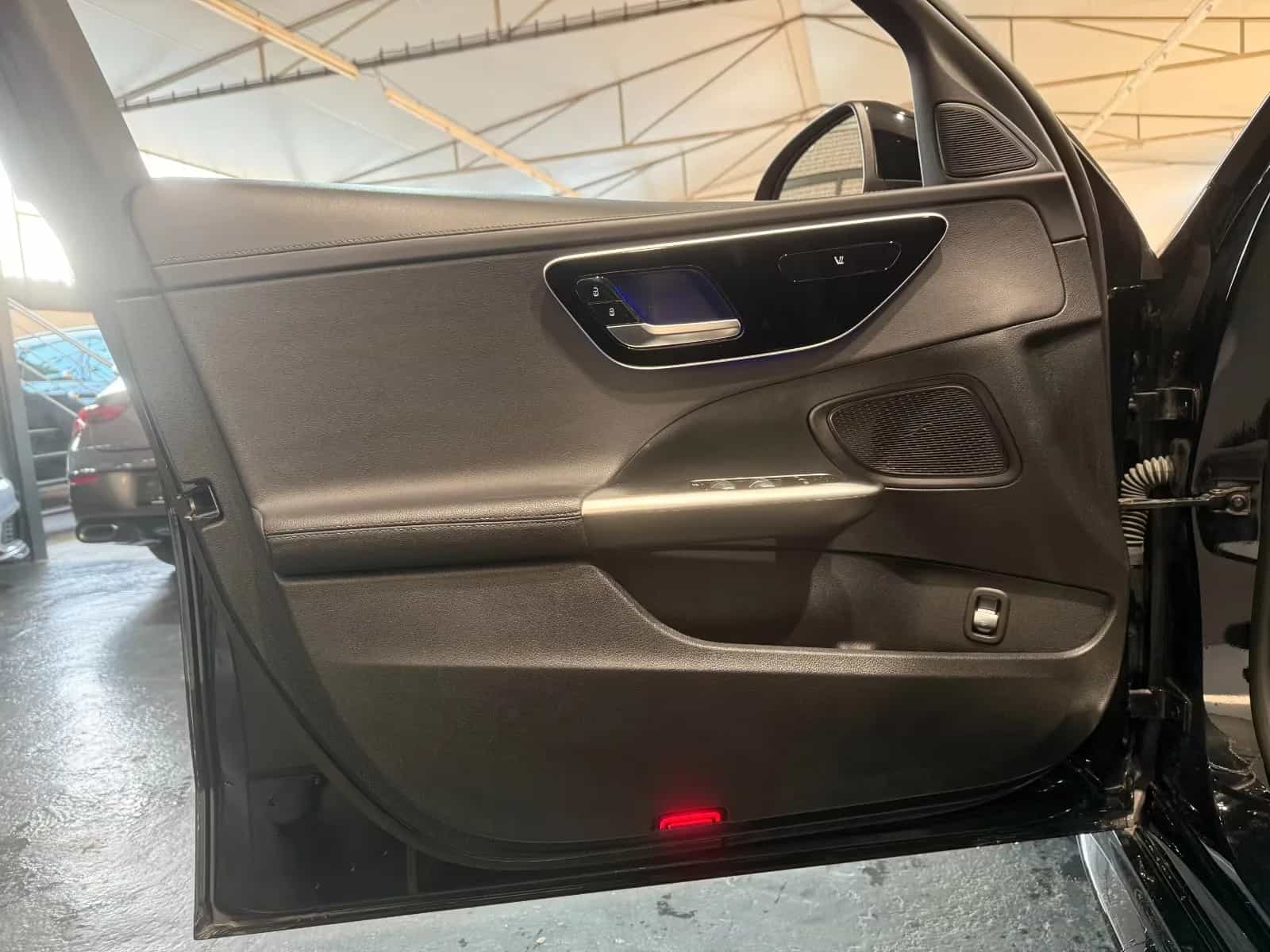 Mercedes-Benz C-Class 220 09/2022-photo-13