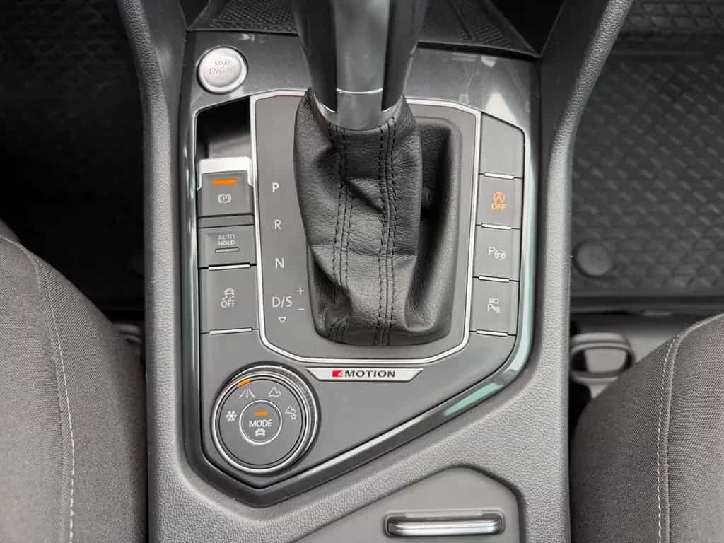 Volkswagen Tiguan HEADUP, PANO, AHK, VIRTUAL, STANDHEIZUNG 01/2017-photo-24