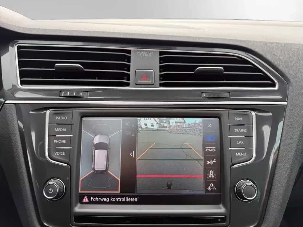 Volkswagen Tiguan HEADUP, PANO, AHK, VIRTUAL, STANDHEIZUNG 01/2017-photo-28