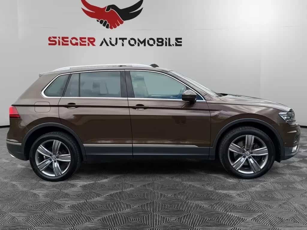 Volkswagen Tiguan HEADUP, PANO, AHK, VIRTUAL, STANDHEIZUNG 01/2017-photo-5