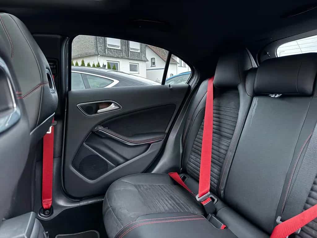 Mercedes-Benz A-Class 45 AMG Perf.-Abgas Pano Unfallfrei 4Matic TOP 09/2016-photo-47