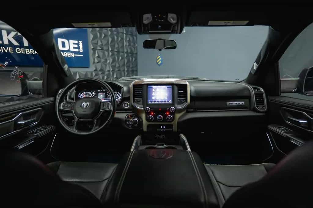 Dodge RAM 3.6 V6 4x4 OFFROAD LARAMIE BLACK EDITION LED 07/2024-photo-25