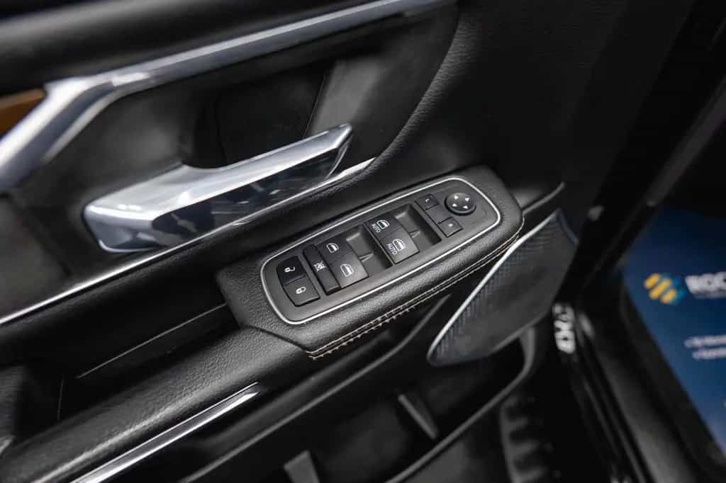 Dodge RAM 3.6 V6 4x4 OFFROAD LARAMIE BLACK EDITION LED 07/2024-photo-35