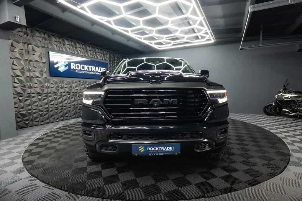 Dodge RAM 3.6 V6 4x4 OFFROAD LARAMIE BLACK EDITION LED 07/2024-photo-3