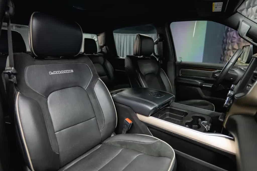 Dodge RAM 3.6 V6 4x4 OFFROAD LARAMIE BLACK EDITION LED 07/2024-photo-46