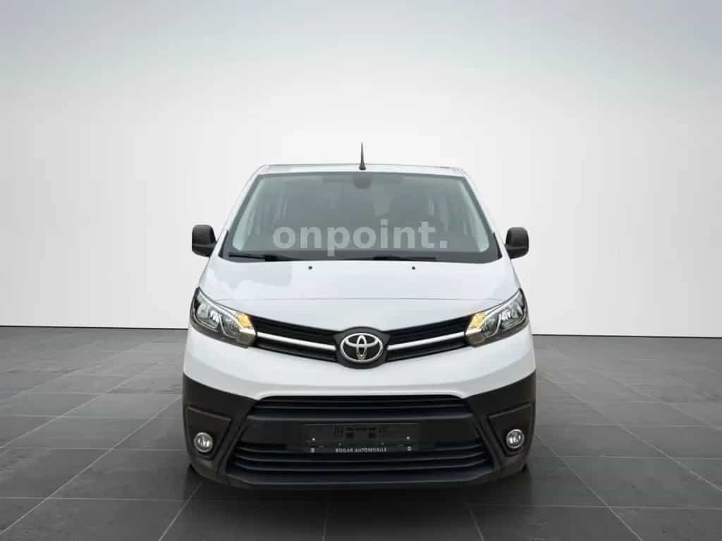 Toyota Proace (Verso) 2,0-l-D-4D L2 Lang 9 Sitzer Navi 04/2023-photo-1