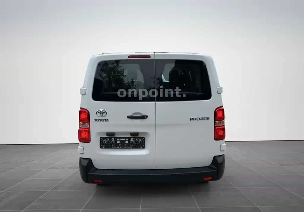 Toyota Proace (Verso) 2,0-l-D-4D L2 Lang 9 Sitzer Navi 04/2023-photo-7