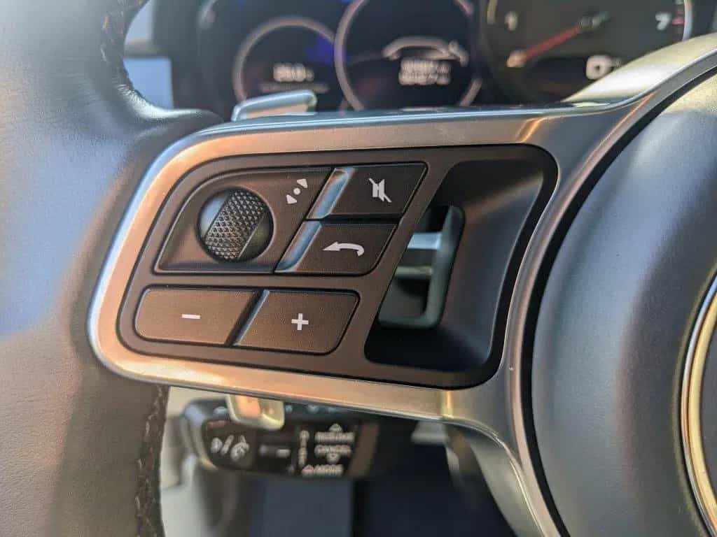 Porsche Cayenne 4.0l V8 GTS Allrad Pano AHK Standheizung 10/2020-photo-11