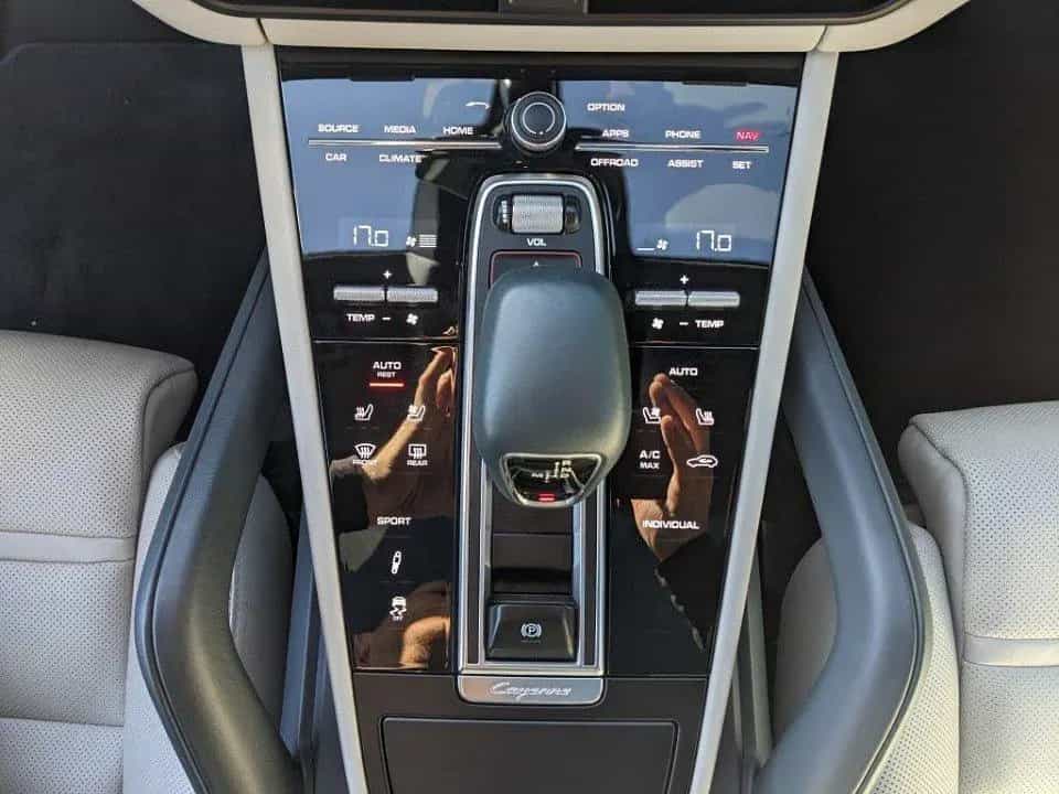Porsche Cayenne 4.0l V8 GTS Allrad Pano AHK Standheizung 10/2020-photo-14