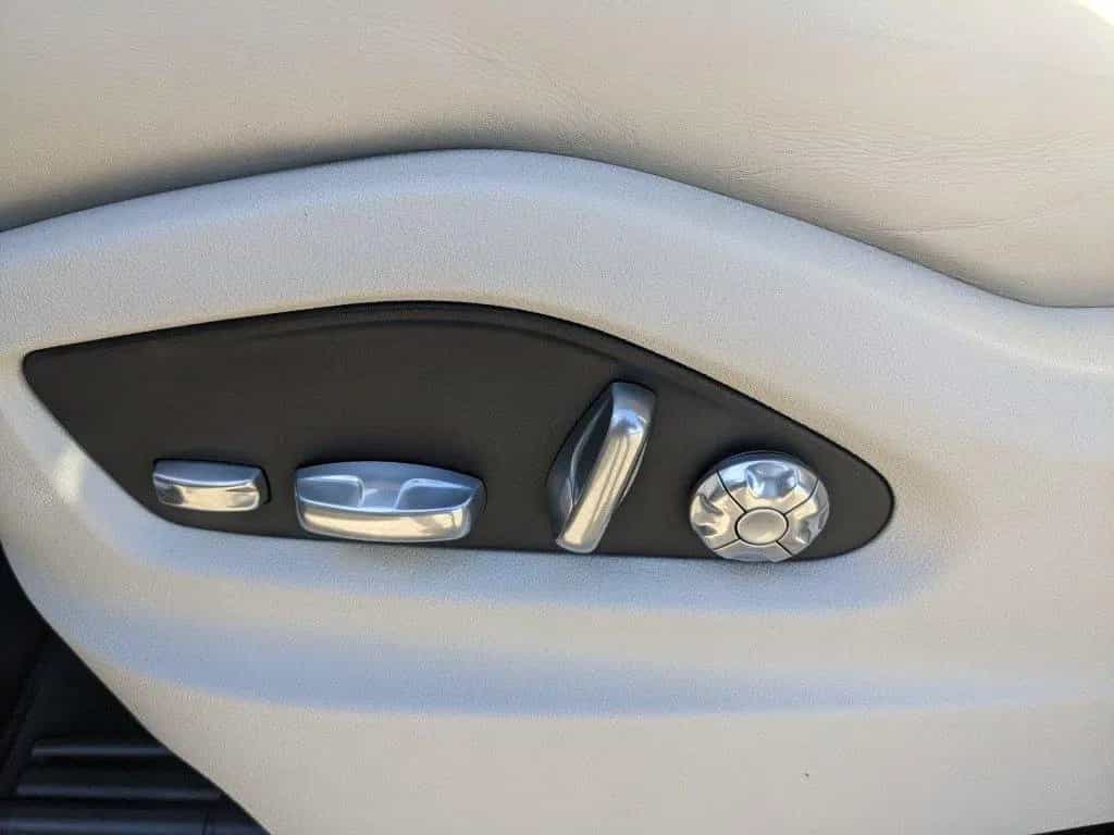 Porsche Cayenne 4.0l V8 GTS Allrad Pano AHK Standheizung 10/2020-photo-21