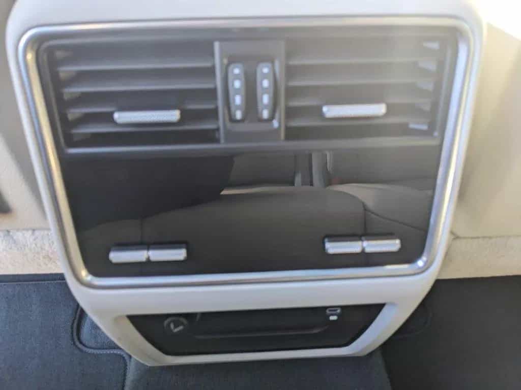 Porsche Cayenne 4.0l V8 GTS Allrad Pano AHK Standheizung 10/2020-photo-24