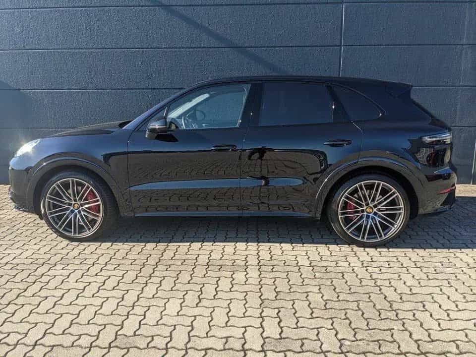 Porsche Cayenne 4.0l V8 GTS Allrad Pano AHK Standheizung 10/2020-photo-3