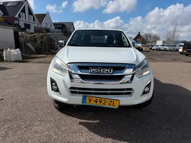 Isuzu D-Max Extra  Cab 4WD IINSTYLE !AUTOMAAT -KLIMA ! 08/2019-photo-2