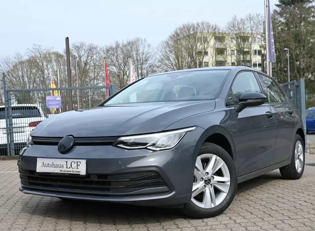 Volkswagen Golf VIII Lim. 1.5 TSI Life PDC LED PDC Sitzhz 11/2020-photo-0