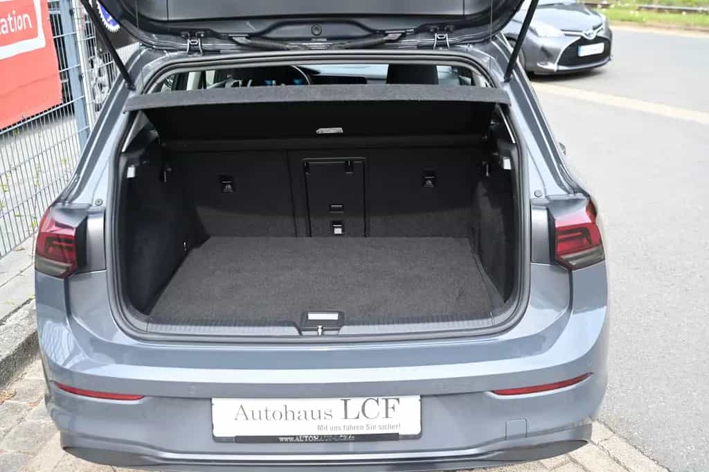 Volkswagen Golf VIII Lim. 1.5 TSI Life PDC LED PDC Sitzhz 11/2020-photo-13