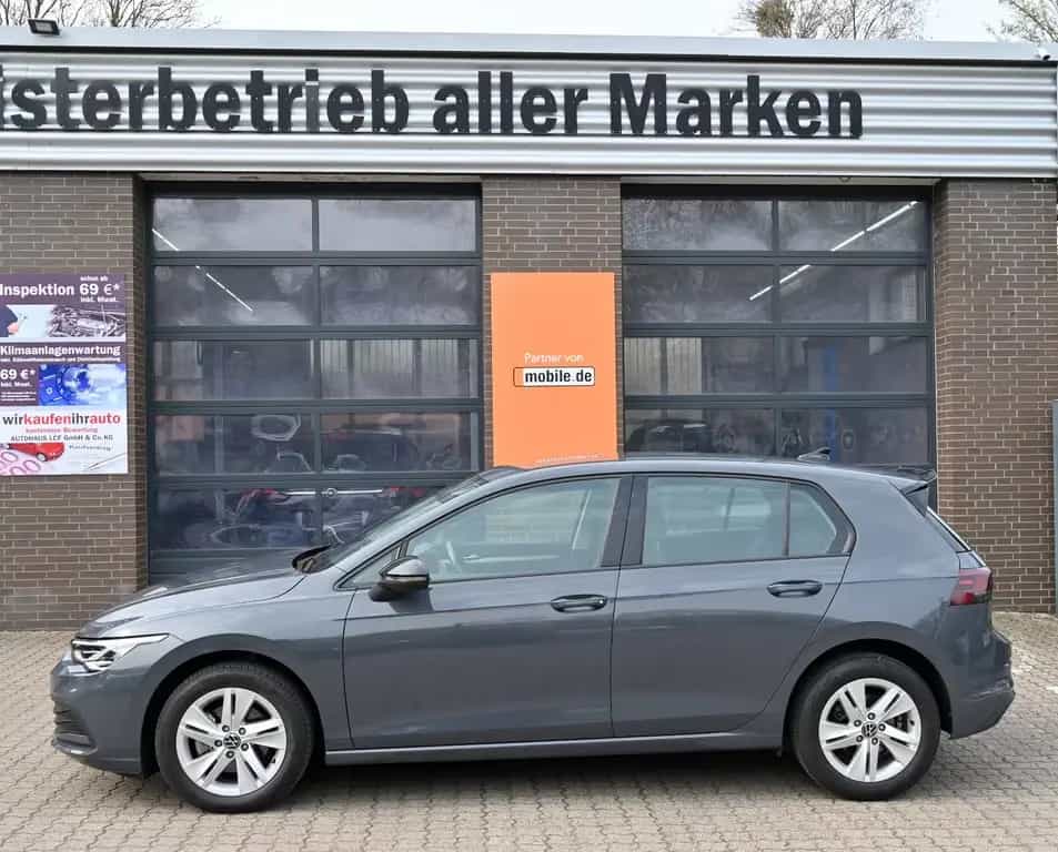 Volkswagen Golf VIII Lim. 1.5 TSI Life PDC LED PDC Sitzhz 11/2020-photo-2