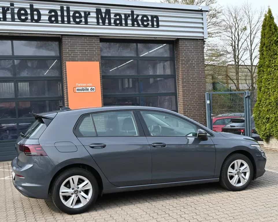 Volkswagen Golf VIII Lim. 1.5 TSI Life PDC LED PDC Sitzhz 11/2020-photo-4