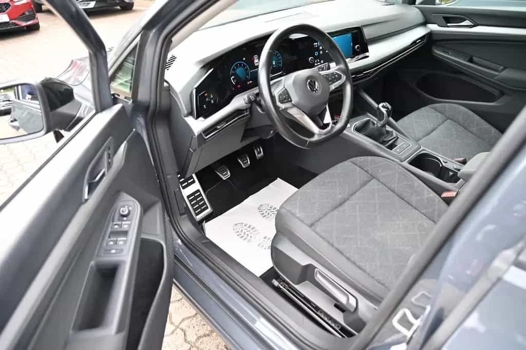 Volkswagen Golf VIII Lim. 1.5 TSI Life PDC LED PDC Sitzhz 11/2020-photo-8