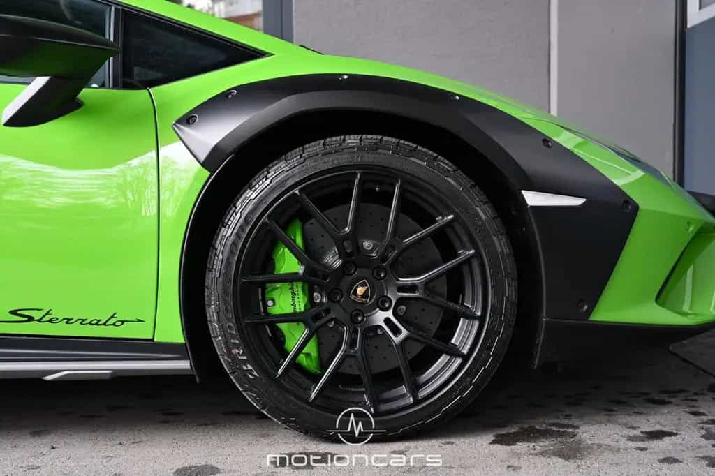 Lamborghini Huracan Sterrato 1 OF 1499 EXP € 299.983 08/2023-photo-8