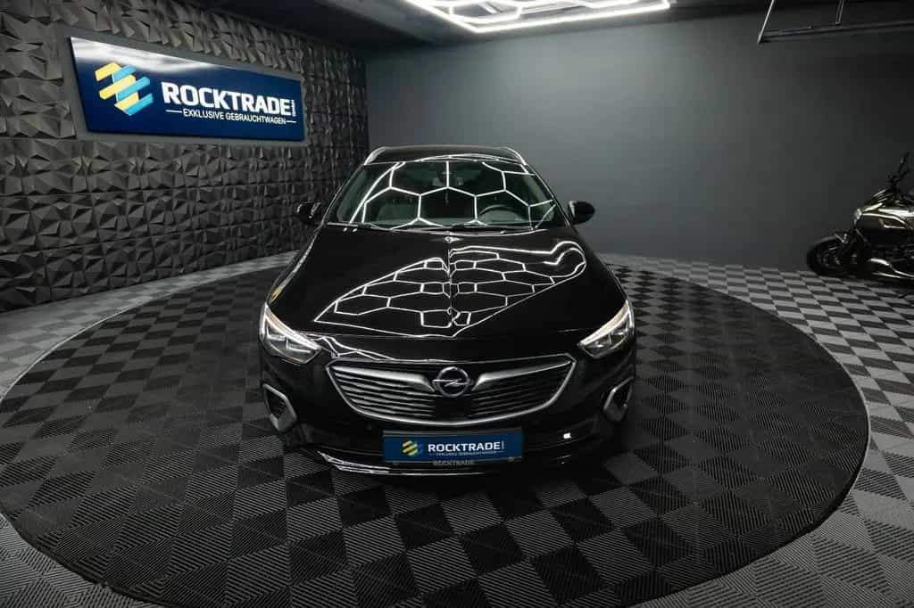 Opel Insignia B Sports Tourer GSi 4x4 *ACC*LED*HU*DAB 01/2018-photo-0