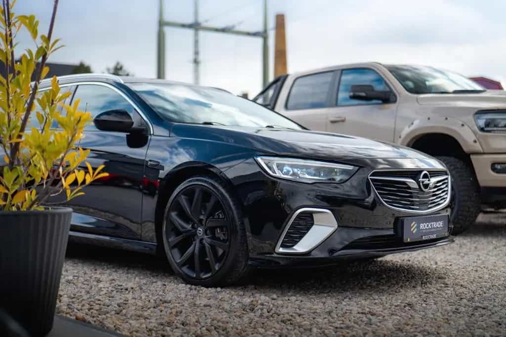 Opel Insignia B Sports Tourer GSi 4x4 *ACC*LED*HU*DAB 01/2018-photo-18