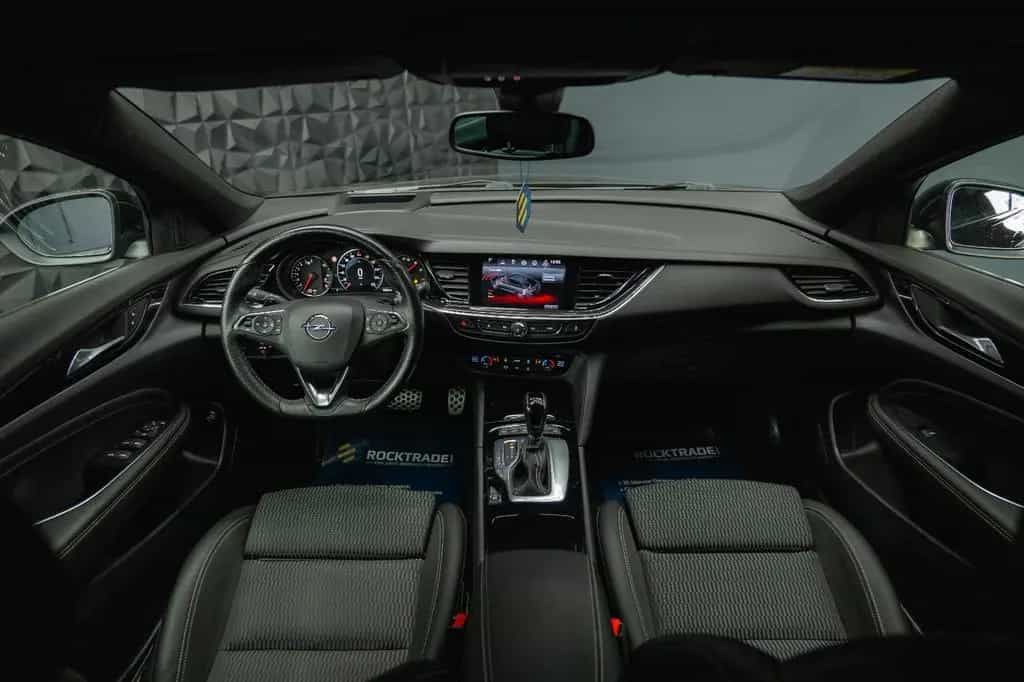 Opel Insignia B Sports Tourer GSi 4x4 *ACC*LED*HU*DAB 01/2018-photo-24