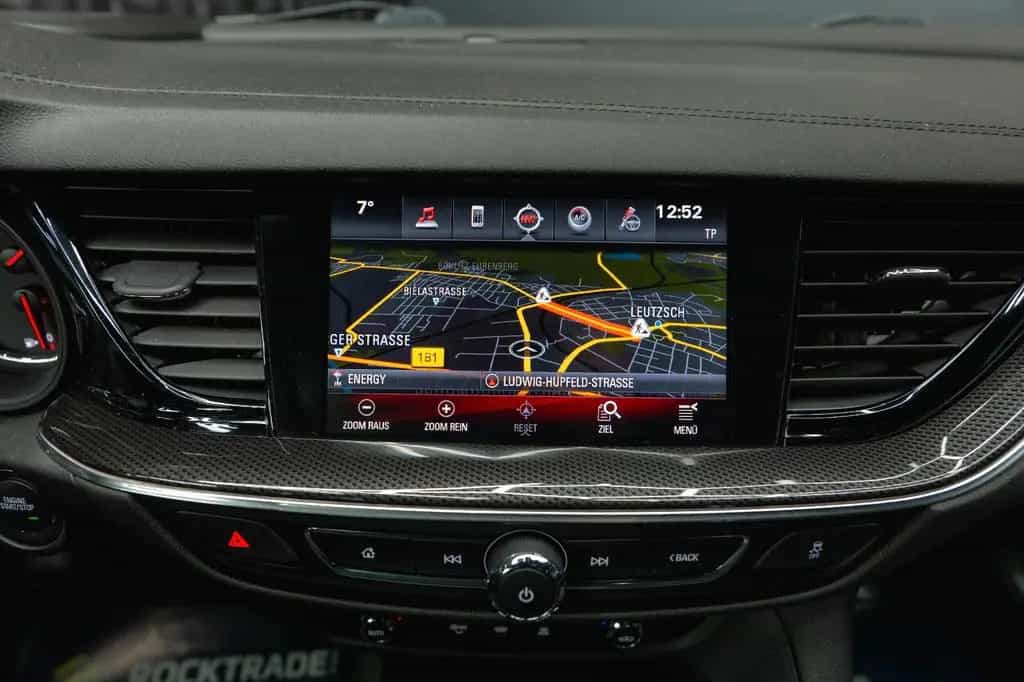 Opel Insignia B Sports Tourer GSi 4x4 *ACC*LED*HU*DAB 01/2018-photo-29