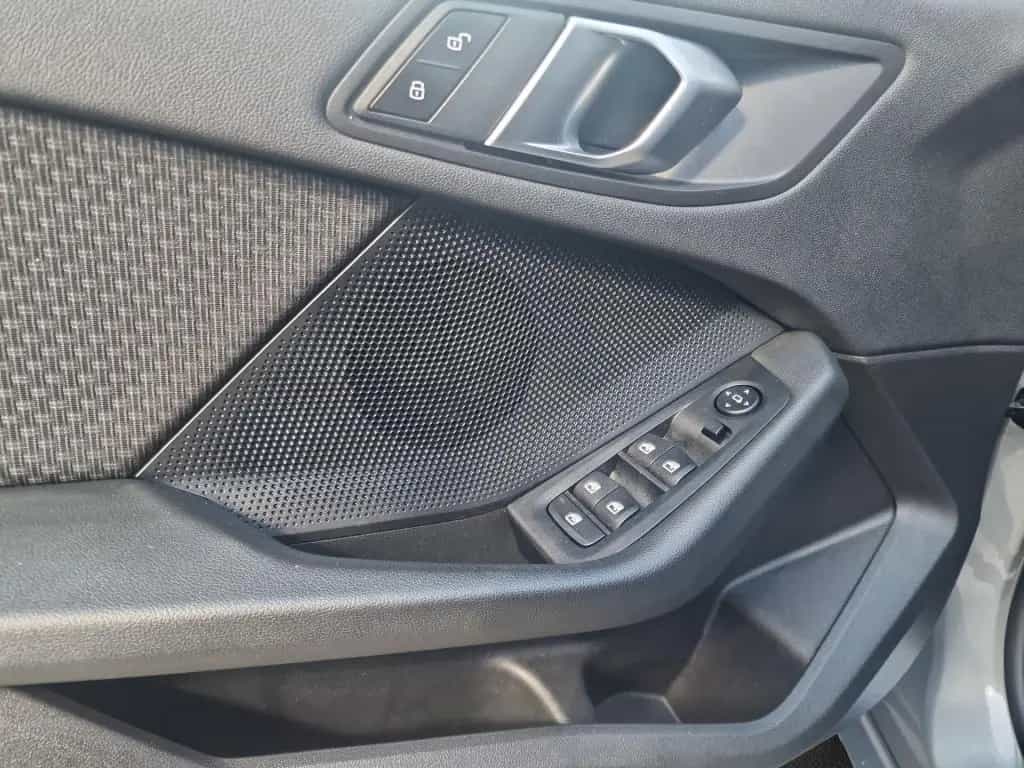 BMW 1 Series 118i Aut. Advantage LED Sitzhzg Fernlichtassist 10/2023-photo-20