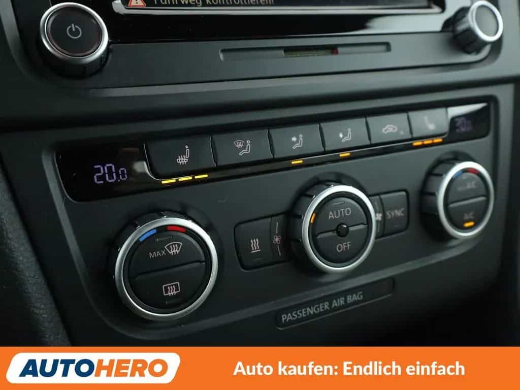 Volkswagen Golf 1.4 TSI Aut.*NAV*XENON*TEMP*CAM*PDC*SHZ*AHK*ALU* 03/2015-photo-23