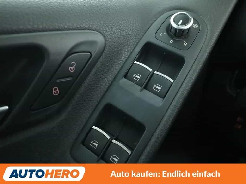 Volkswagen Golf 1.4 TSI Aut.*NAV*XENON*TEMP*CAM*PDC*SHZ*AHK*ALU* 03/2015-photo-28