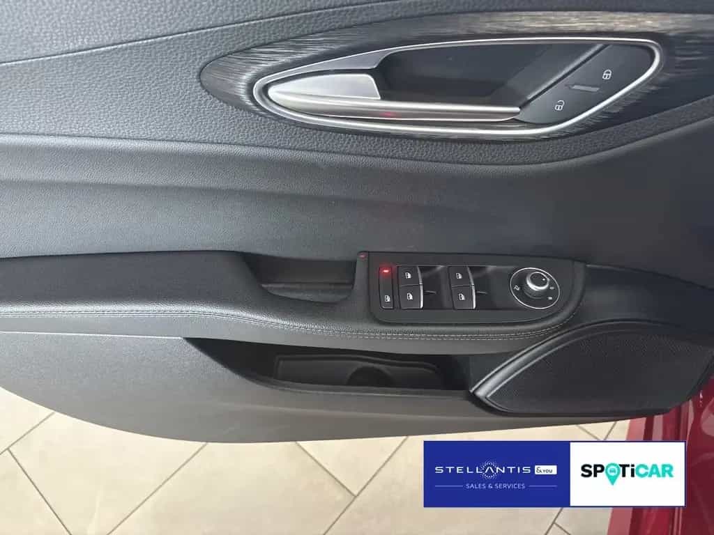 Alfa Romeo Giulia 2.0 SPRINT Q4 PANO ACC MEMORY KAMERA 01/2024-photo-11