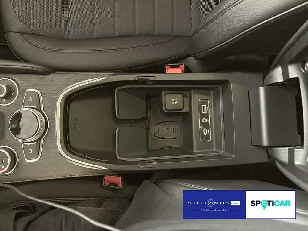 Alfa Romeo Giulia 2.0 SPRINT Q4 PANO ACC MEMORY KAMERA 01/2024-photo-17