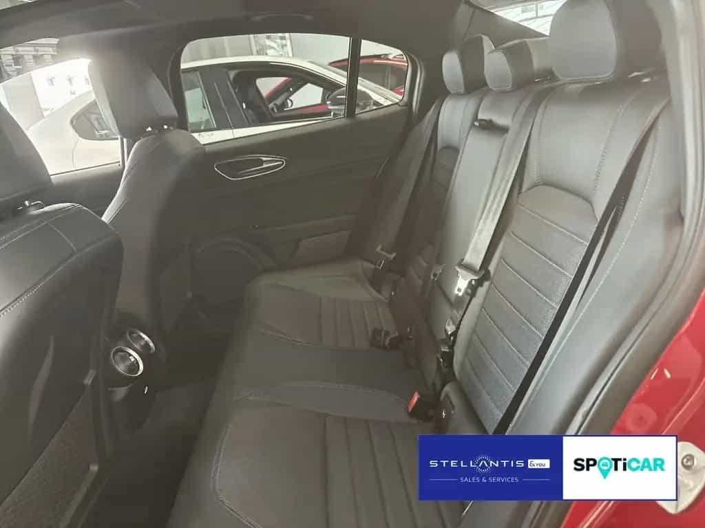 Alfa Romeo Giulia 2.0 SPRINT Q4 PANO ACC MEMORY KAMERA 01/2024-photo-9