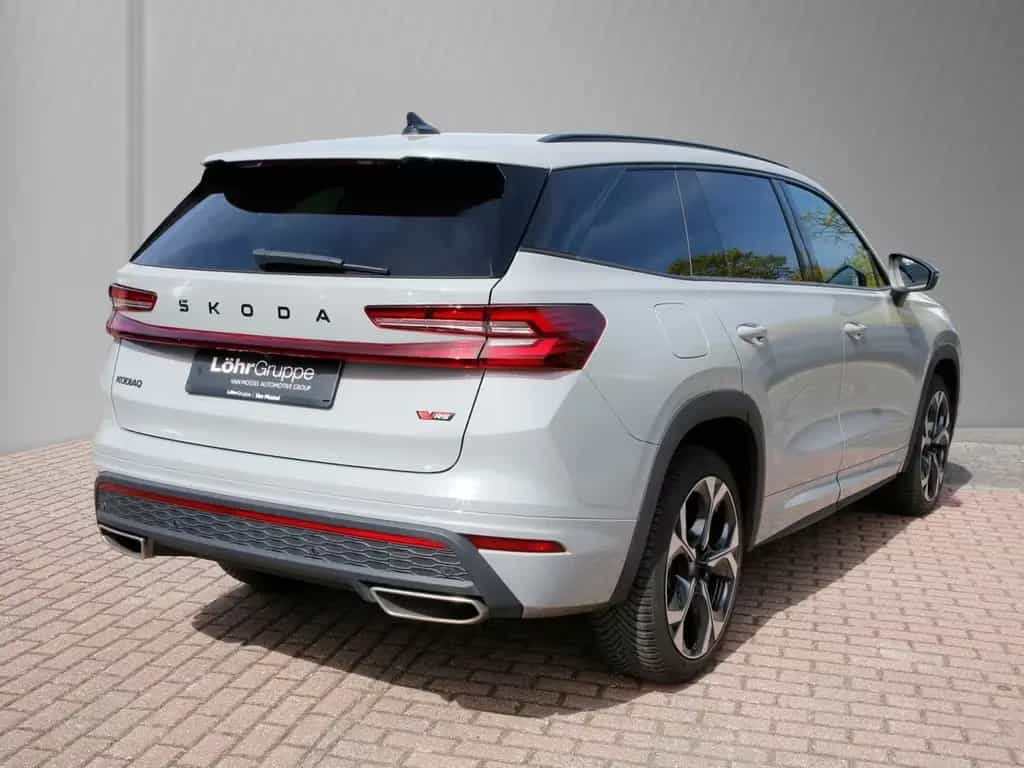 Skoda Kodiaq 2.0 TSI DSG 4x4 RS '20 ACC Pano 7Sitz AHK 07/2025-photo-4