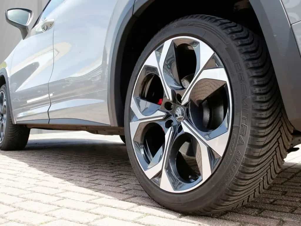 Skoda Kodiaq 2.0 TSI DSG 4x4 RS '20 ACC Pano 7Sitz AHK 07/2025-photo-5