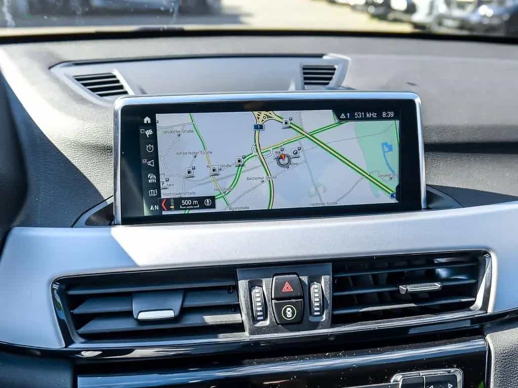 BMW X1 sDrive18d A NAVI PDC V+H DAB Tempomat Klima 02/2022-photo-11