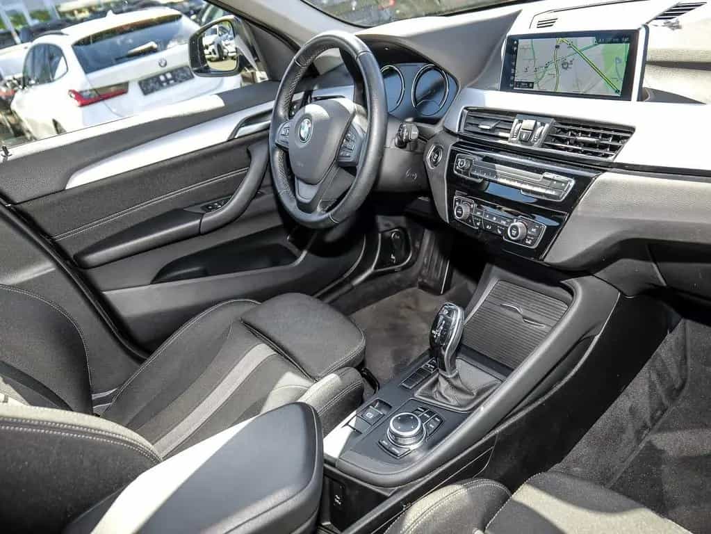 BMW X1 sDrive18d A NAVI PDC V+H DAB Tempomat Klima 02/2022-photo-12
