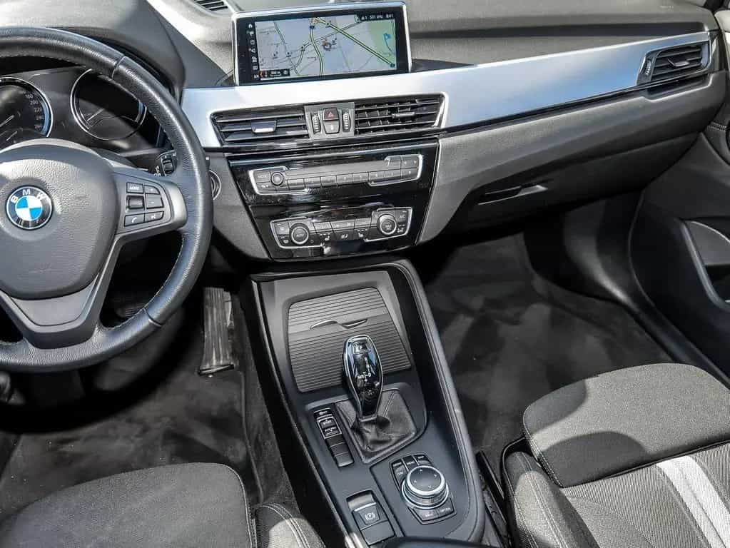 BMW X1 sDrive18d A NAVI PDC V+H DAB Tempomat Klima 02/2022-photo-13