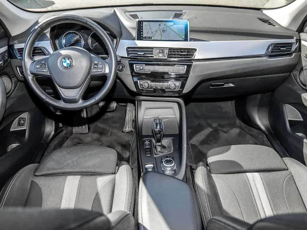 BMW X1 sDrive18d A NAVI PDC V+H DAB Tempomat Klima 02/2022-photo-2