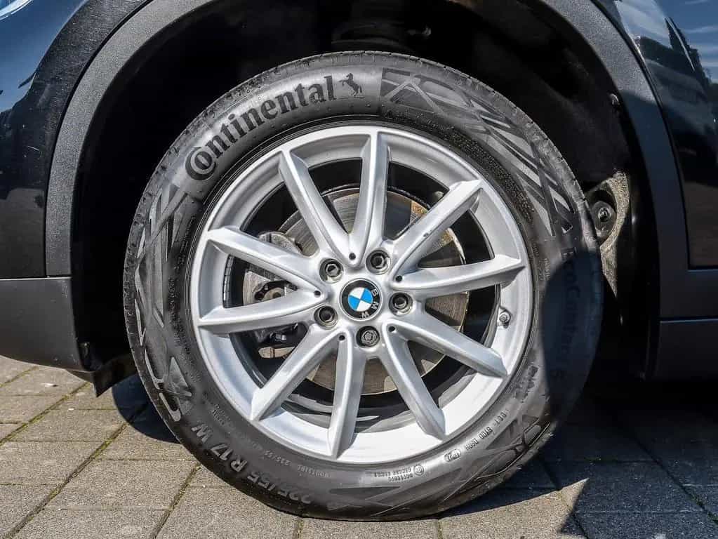BMW X1 sDrive18d A NAVI PDC V+H DAB Tempomat Klima 02/2022-photo-3
