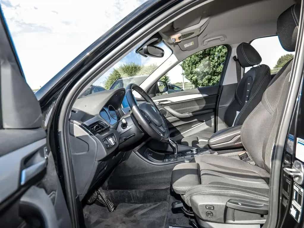 BMW X1 sDrive18d A NAVI PDC V+H DAB Tempomat Klima 02/2022-photo-4