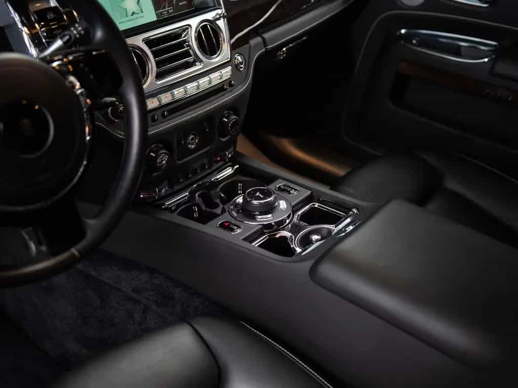 Rolls-Royce Ghost Series II 07/2015-photo-11