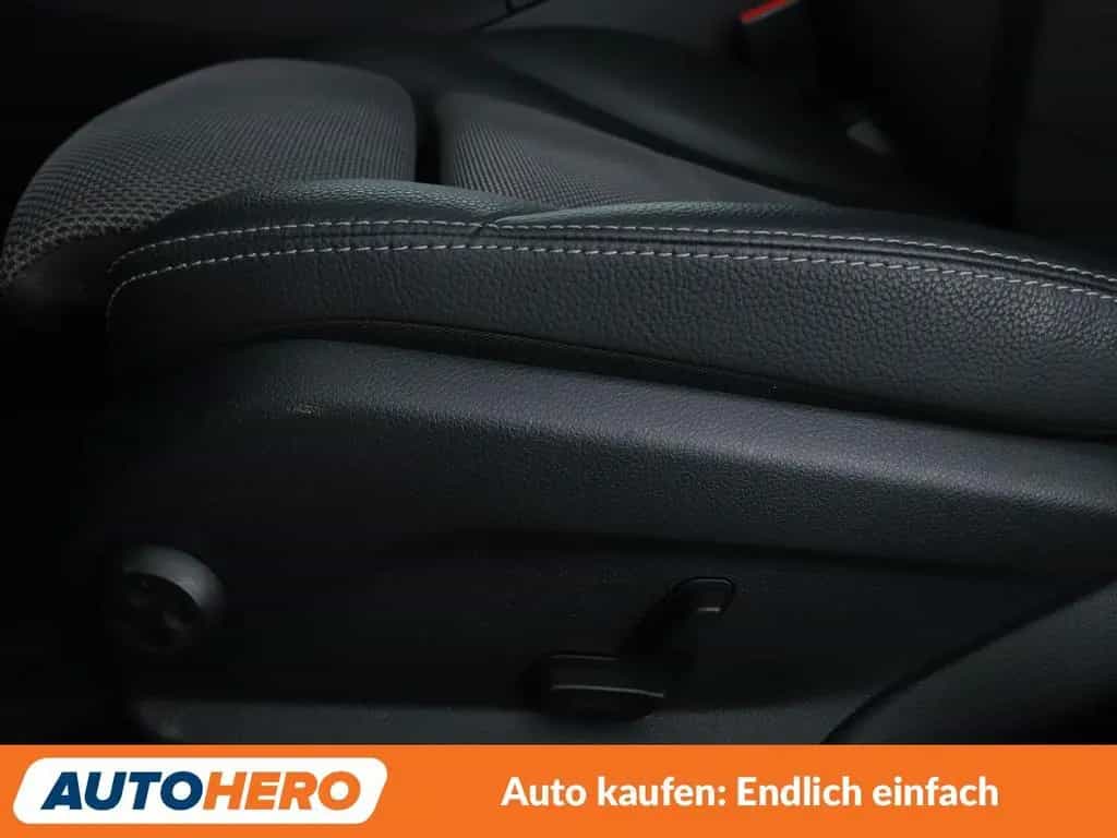 Mercedes-Benz C 180 CGI Avantgarde Aut.*LED*NAVI*TEMPO*CAM*PDC 07/2018-photo-27