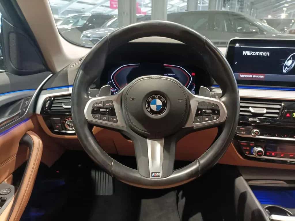 BMW 520 5er - 520 d AHK|Navi|LED|Sportsitz 01/2023-photo-9